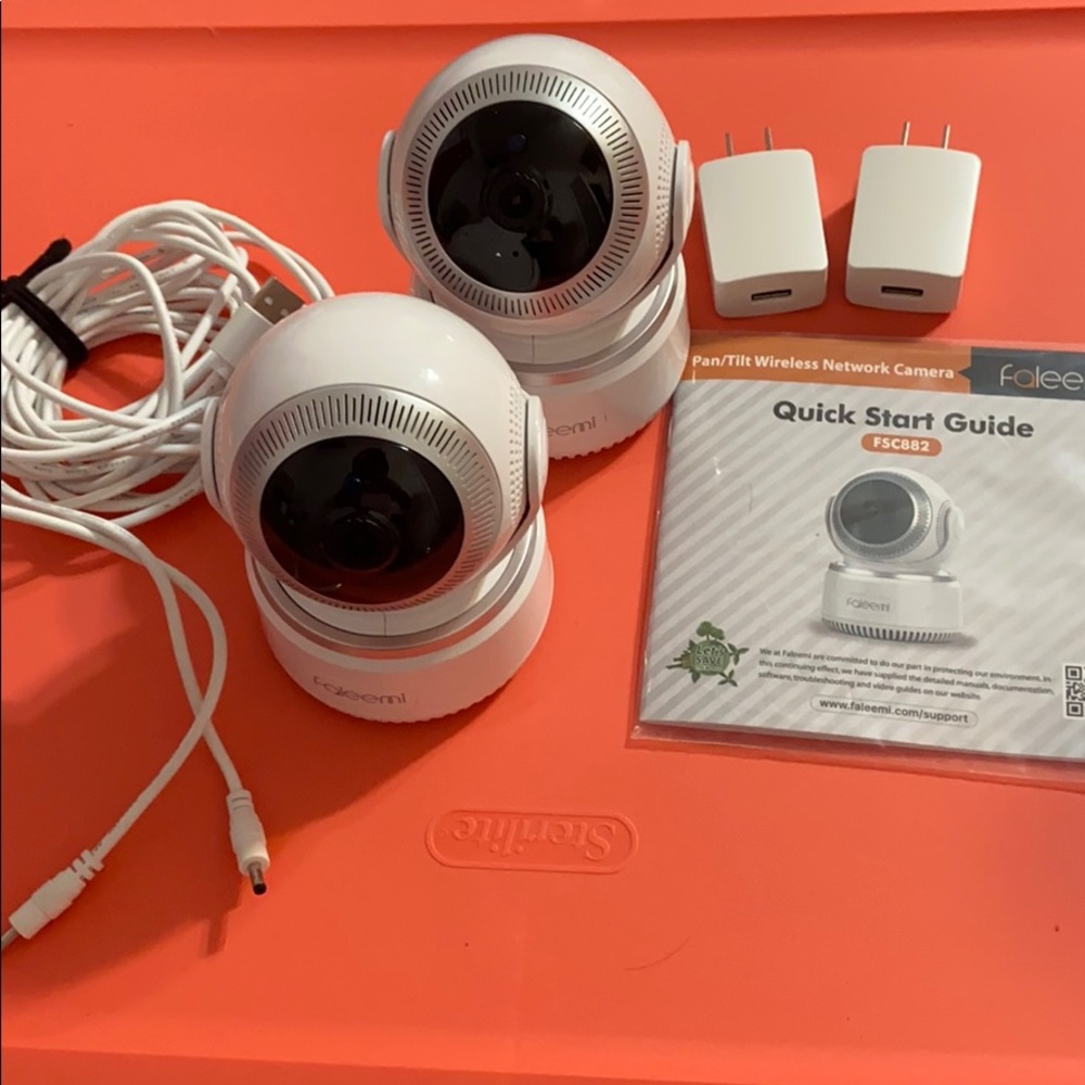 Security camera - Picture 1 of 4